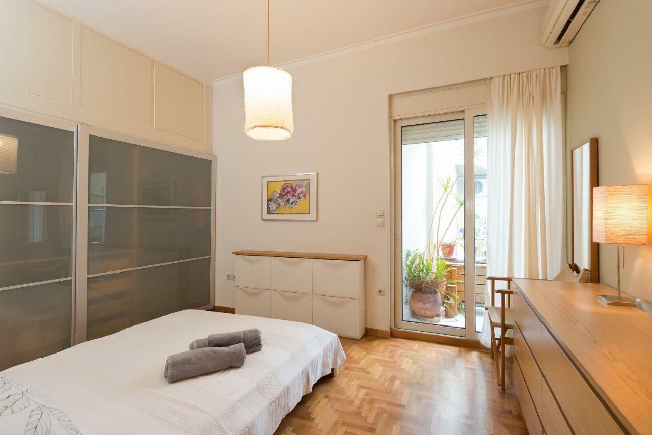 Stylish Flat With Veranda In The Heart Of Aten Exteriör bild